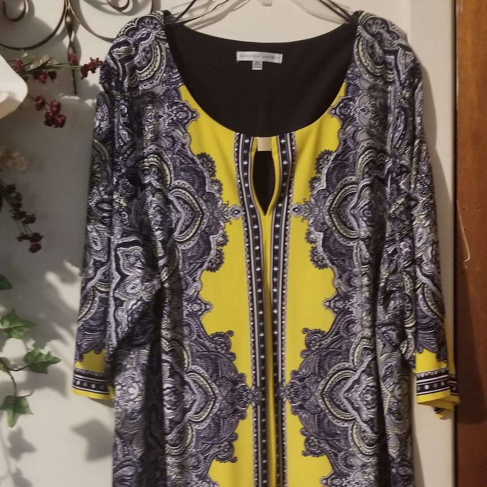 Dress - Picture 2 of 4